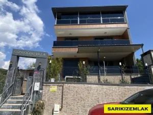 Edremit Kadıköy`de Müstakil Triplex Villa Geniş Kullanım Alanına sahip,AVM` ye Yürüme Mesafesindedir  - Kadıköy Edremit Balıkesir Satılık Villa - 17
