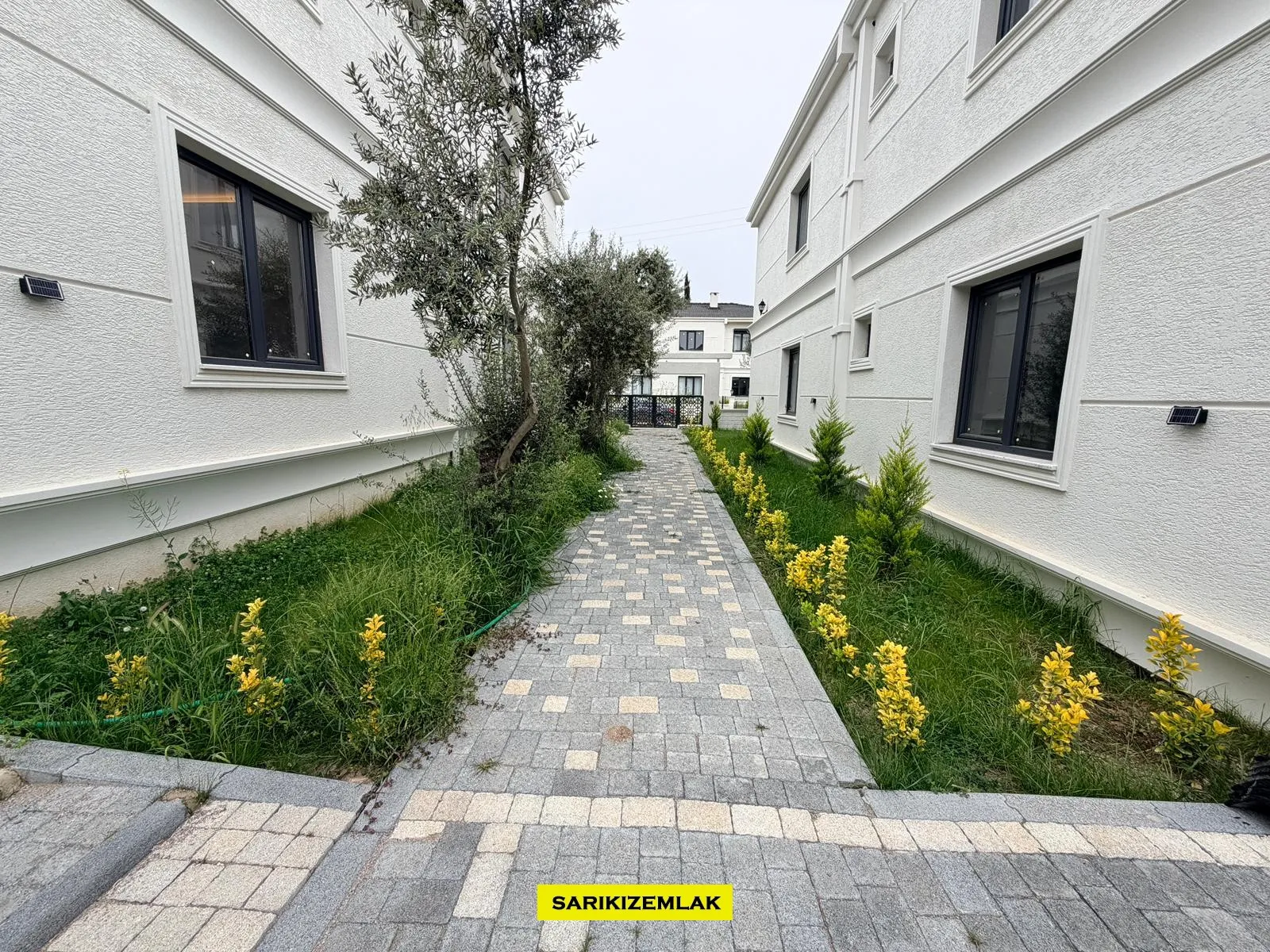 Edremit Güre`de Site içi, Müstakil Tadında Bahçe Kullanımlı, Satılık 1+1 Daire - Güre Edremit Balıkesir Satılık Daire