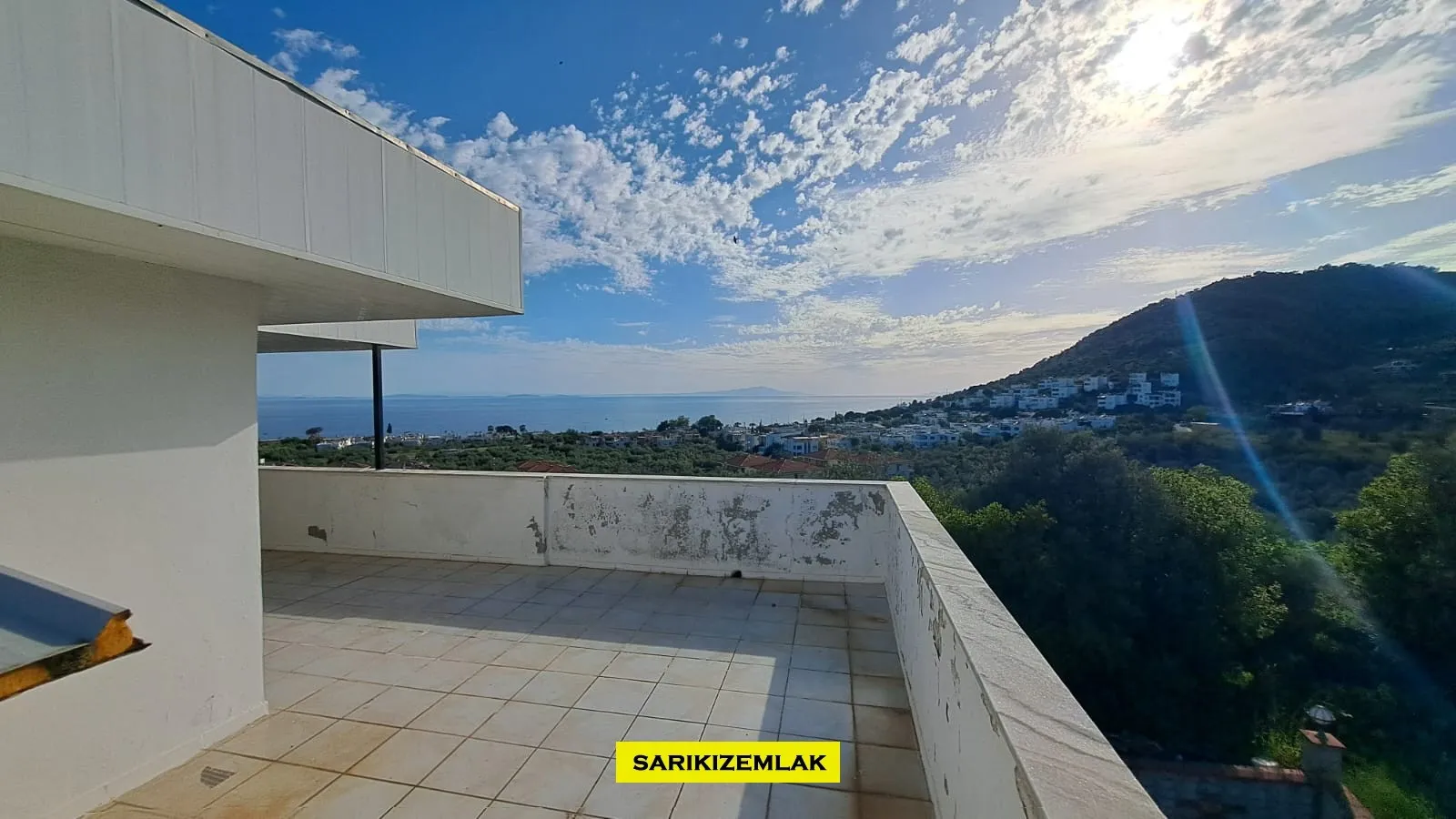 Avcılar'da Deniz ve Dağ Manzaralı Köşe Parsel Satılık Villa - Avcılar Edremit Balıkesir Satılık Villa