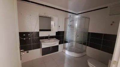 Hamidiyede Yolun Alt Tarafında Kiralık Geniş 2+1 Ön Cephe Daire  - Hamidiye Edremit Balıkesir Kiralık Daire - 1