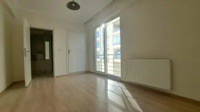 Hamidiyede Yolun Alt Tarafında Kiralık Geniş 2+1 Ön Cephe Daire  - Hamidiye Edremit Balıkesir Kiralık Daire - 7