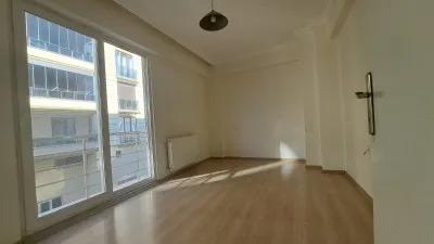 Hamidiyede Yolun Alt Tarafında Kiralık Geniş 2+1 Ön Cephe Daire  - Hamidiye Edremit Balıkesir Kiralık Daire - 8