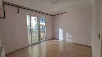Hamidiyede Yolun Alt Tarafında Kiralık Geniş 2+1 Ön Cephe Daire  - Hamidiye Edremit Balıkesir Kiralık Daire - 11