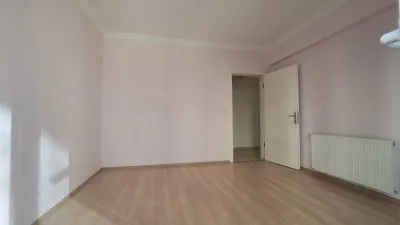 Hamidiyede Yolun Alt Tarafında Kiralık Geniş 2+1 Ön Cephe Daire  - Hamidiye Edremit Balıkesir Kiralık Daire - 10