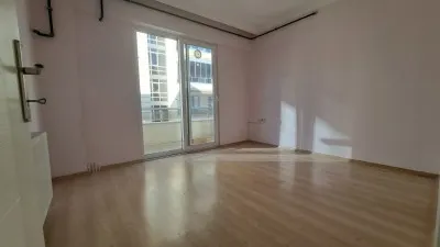 Hamidiyede Yolun Alt Tarafında Kiralık Geniş 2+1 Ön Cephe Daire  - Hamidiye Edremit Balıkesir Kiralık Daire - 13