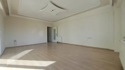 Hamidiyede Yolun Alt Tarafında Kiralık Geniş 2+1 Ön Cephe Daire  - Hamidiye Edremit Balıkesir Kiralık Daire - 14