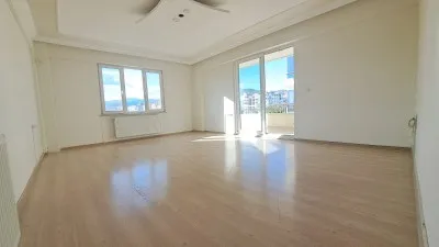Hamidiyede Yolun Alt Tarafında Kiralık Geniş 2+1 Ön Cephe Daire  - Hamidiye Edremit Balıkesir Kiralık Daire - 17