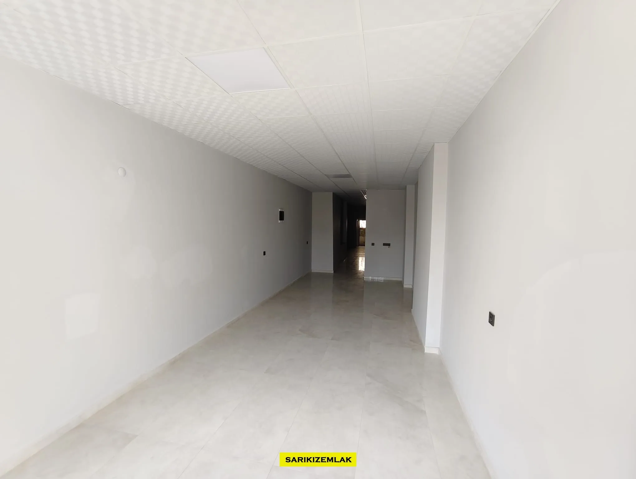 Edremit Gazi Celal 1+1 Kiralık Dükkan & Mağaza