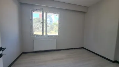 Edremit Eroğlan 1+1 For Rent Daire - 2